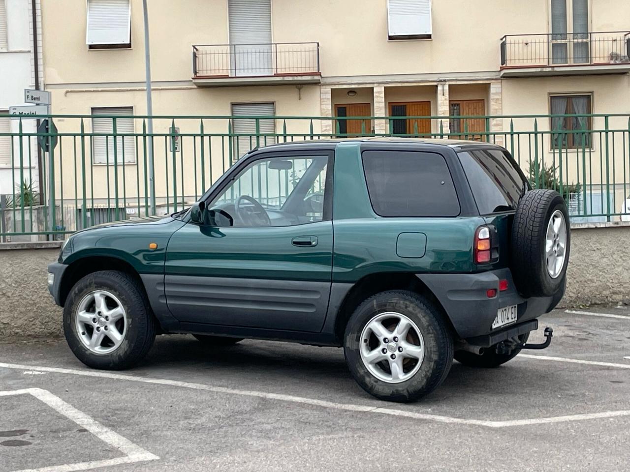 Toyota RAV 4 3 porte ASI 105.000 km g.di traino