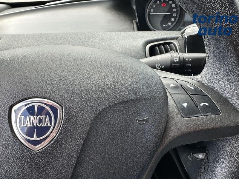 Lancia Ypsilon 1.0 FireFly 5 porte S&S Hybrid Silver