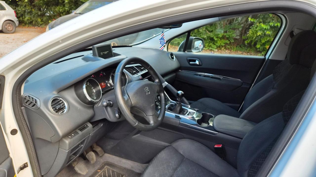 Peugeot 3008 1.6 HDi 115CV Business