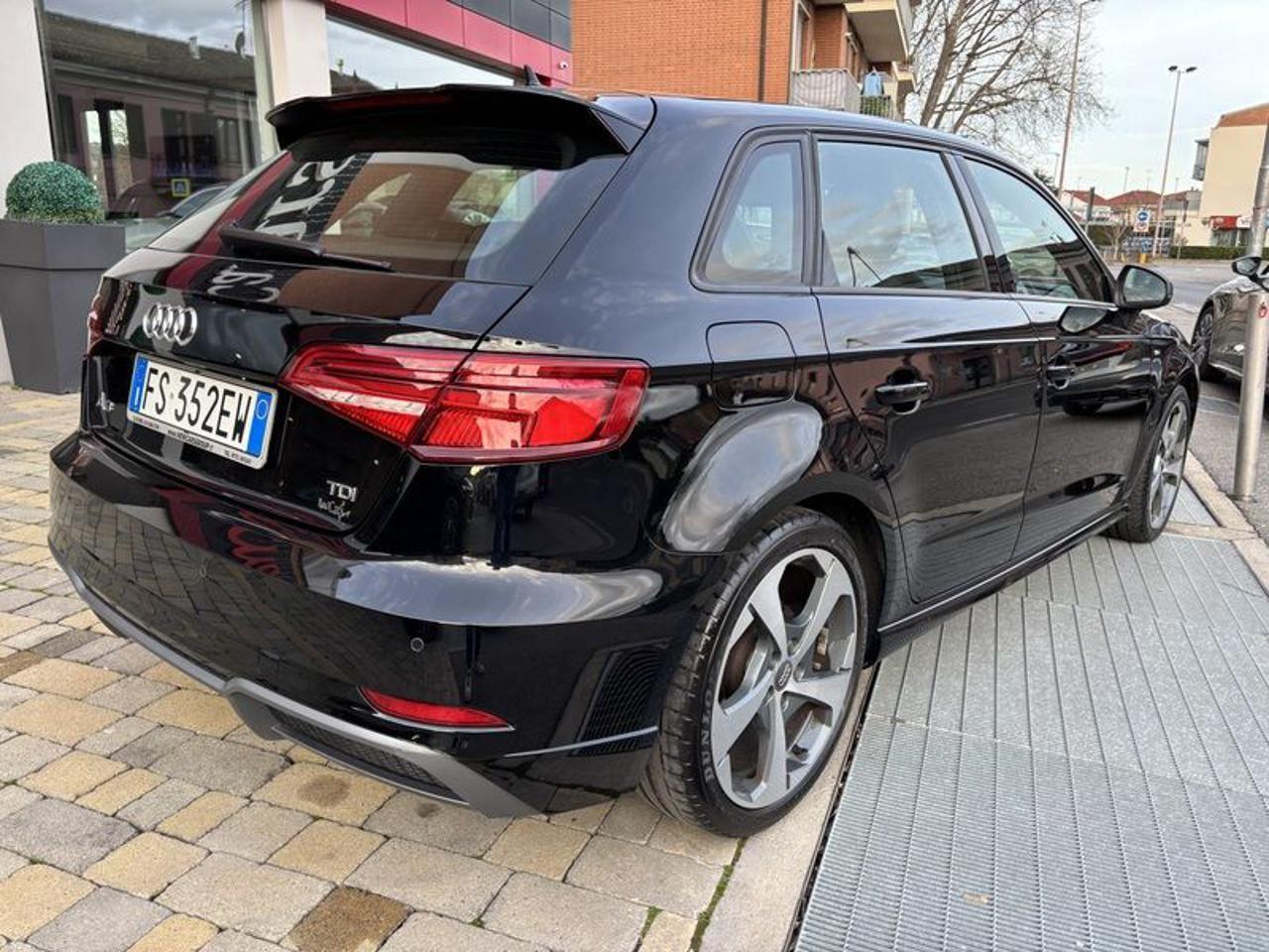 Audi A3 SPB 2.0 TDI S Line S tronic FULL LED-NAVI-18"