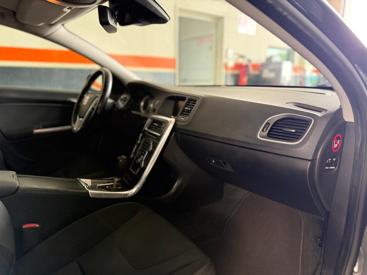 Volvo V60 D3 Geartronic Summum