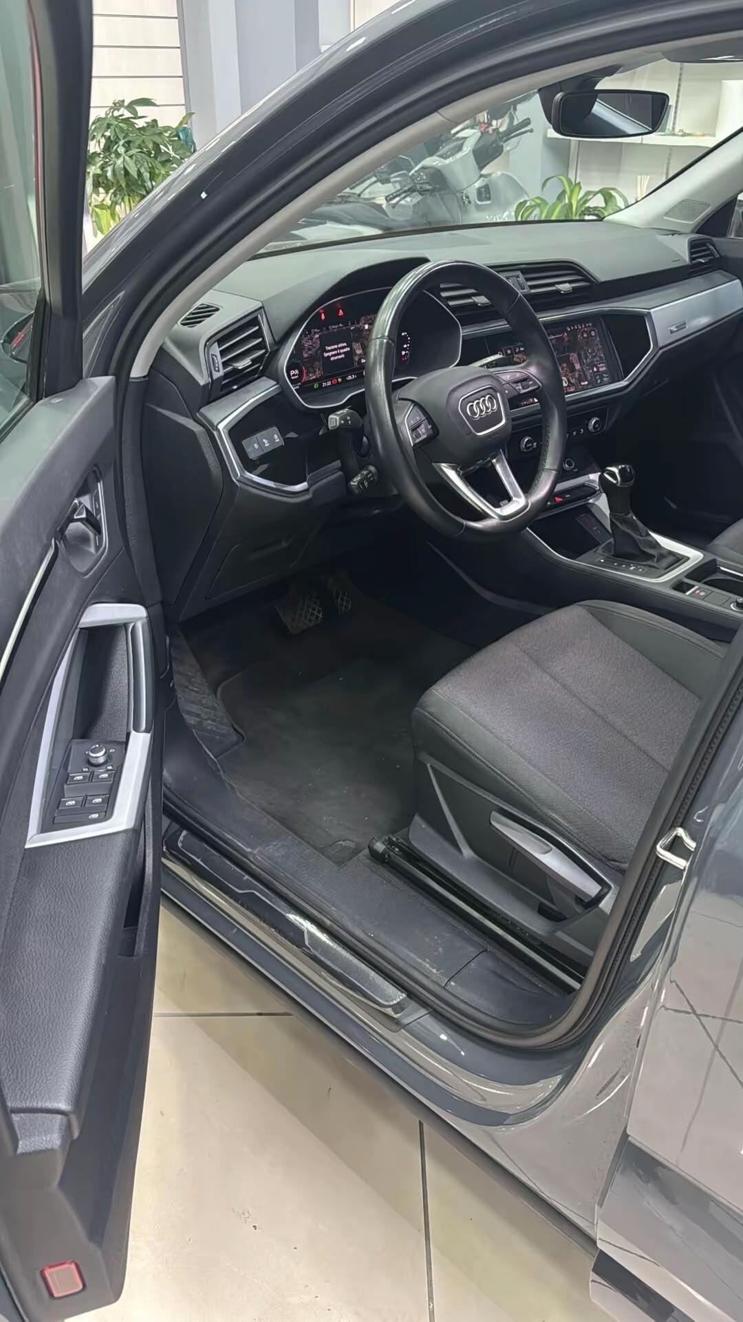 Audi Q3 35 TDI S tronic Business Advanced