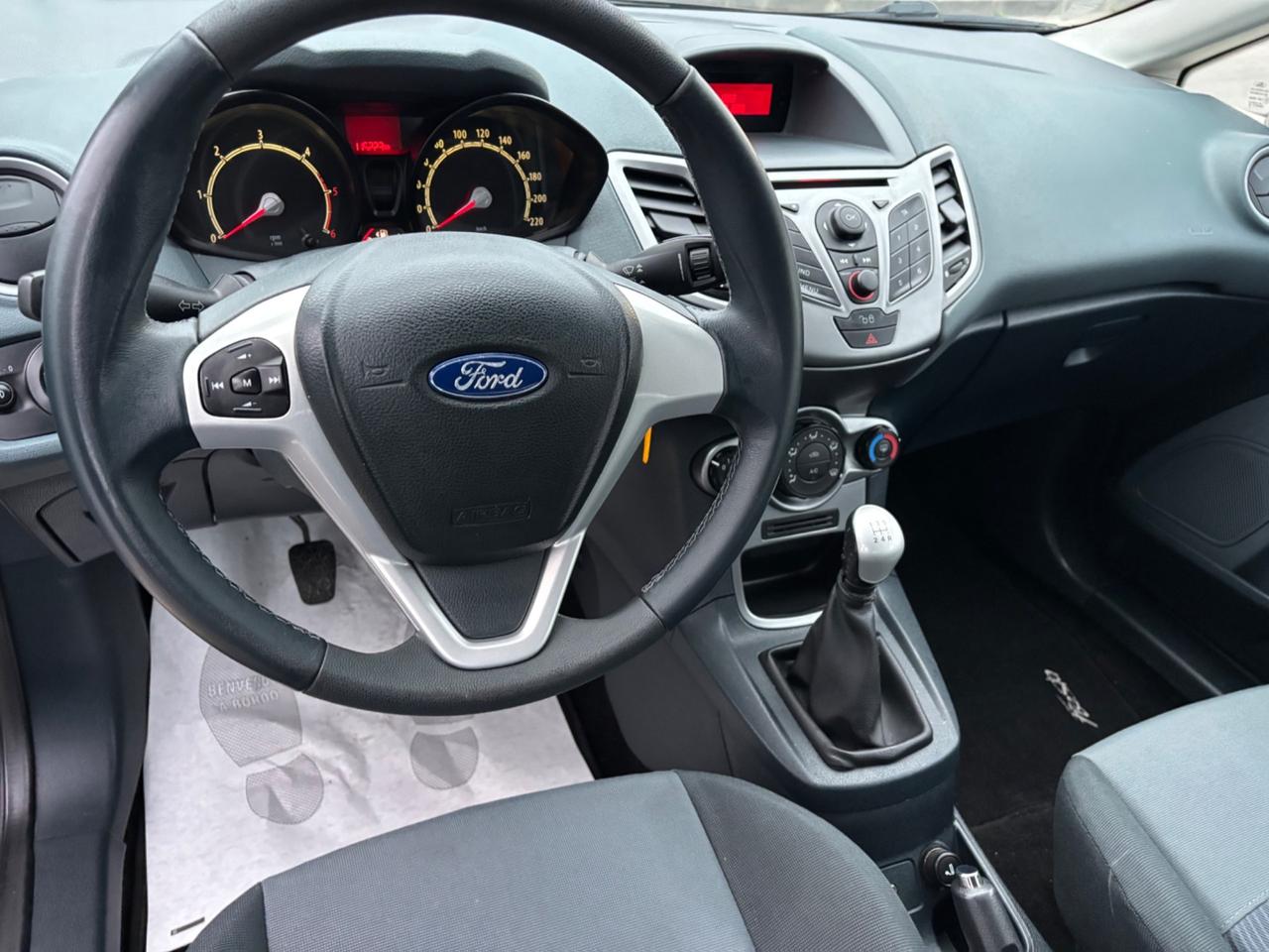 Ford Fiesta 1.4 TDCi 68CV 5 porte Titanium