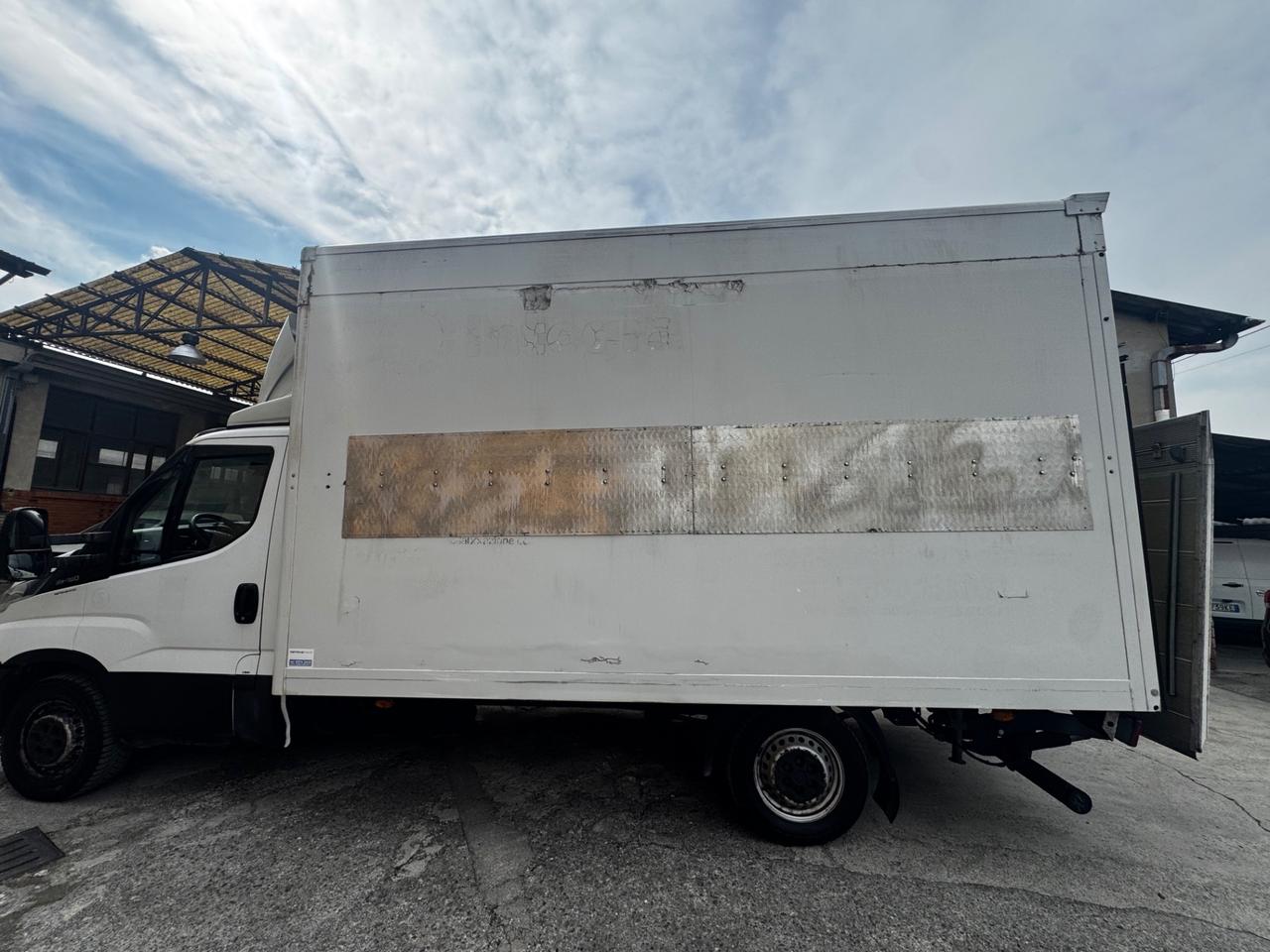 Iveco Daily , 2.3 diesel, 2028