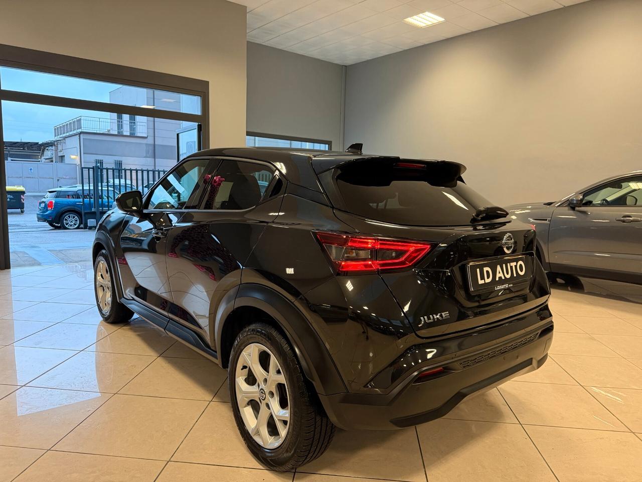 Nissan Juke 1.0 DIG-T 114 CV N-Connecta