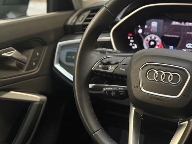 AUDI Q3 35 TDI S tronic Identity Black