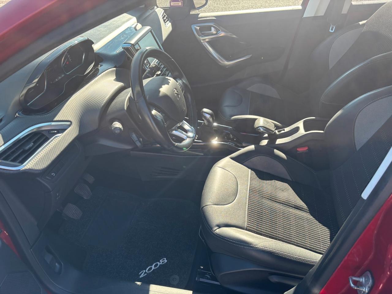 Peugeot 2008 BlueHDi 100 Allure