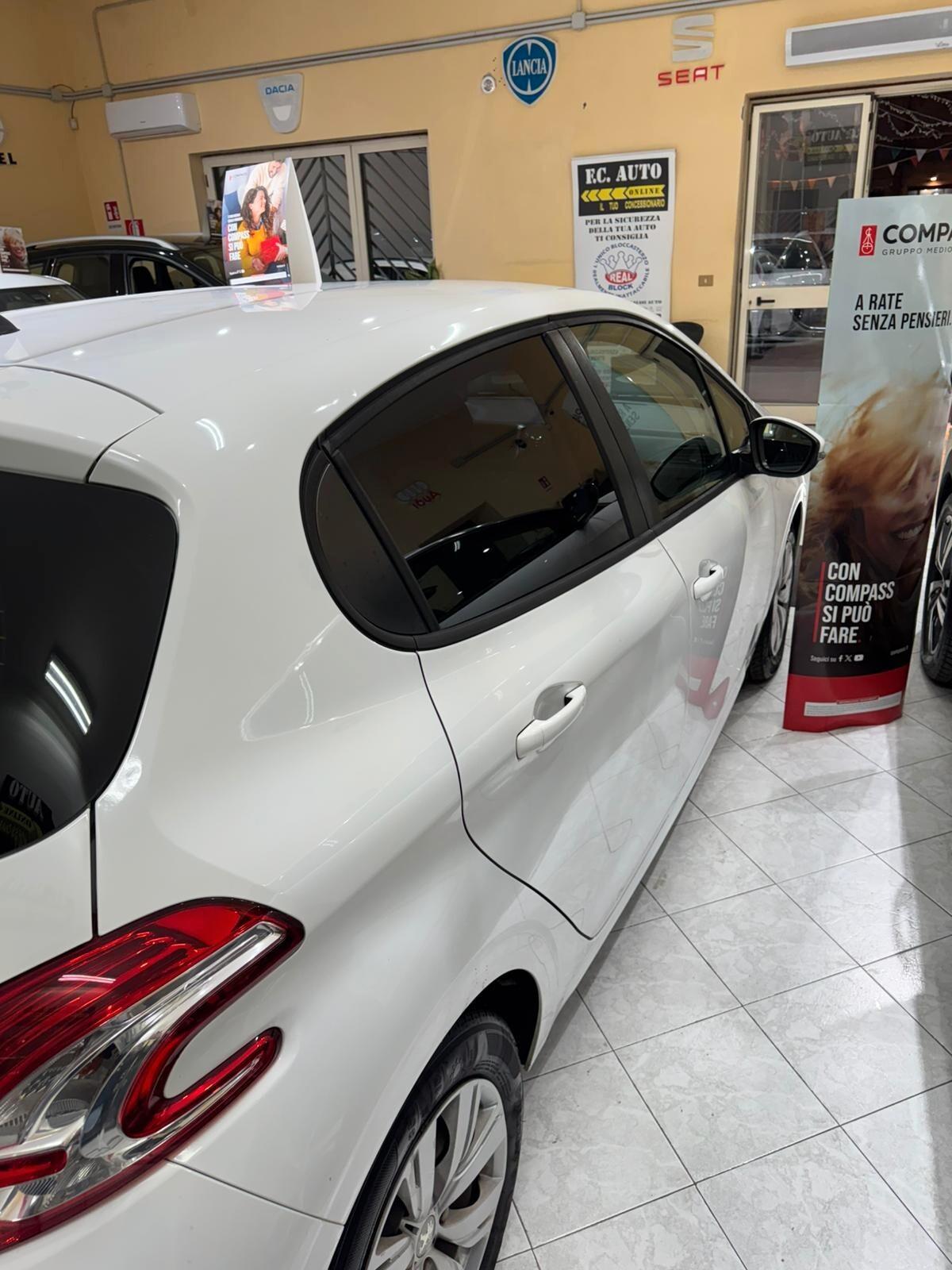 Peugeot 208 1.4 HDi 68 CV 5 porte Allure