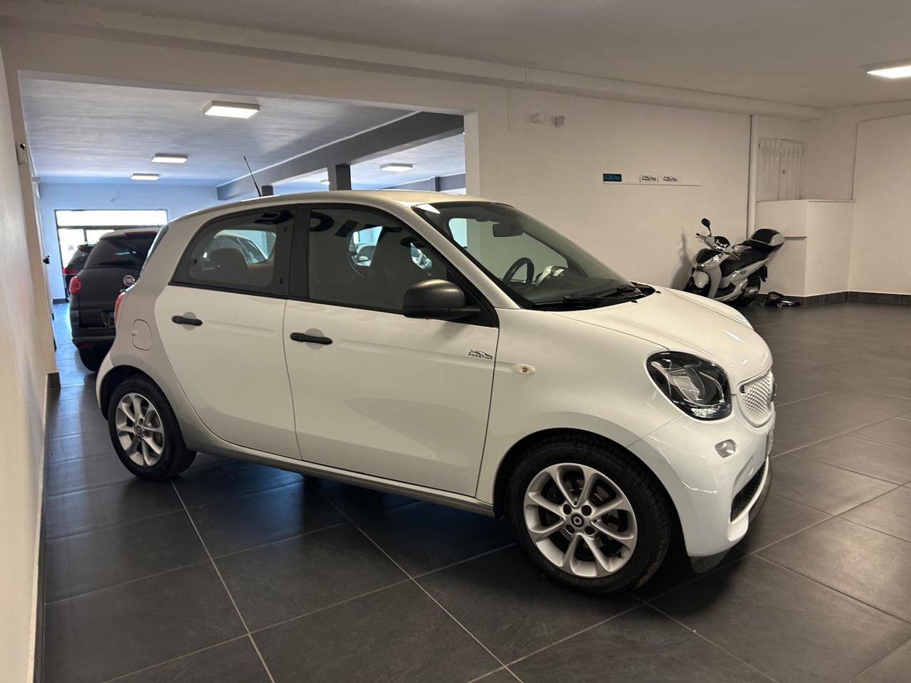 SMART FORFOUR 1.0 AUTOMATICA 71CV PRONTA CONSEGNA