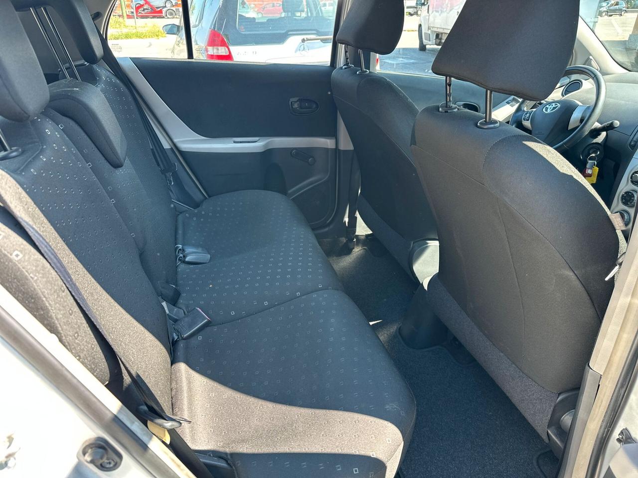Toyota Yaris 1.0 5 porte