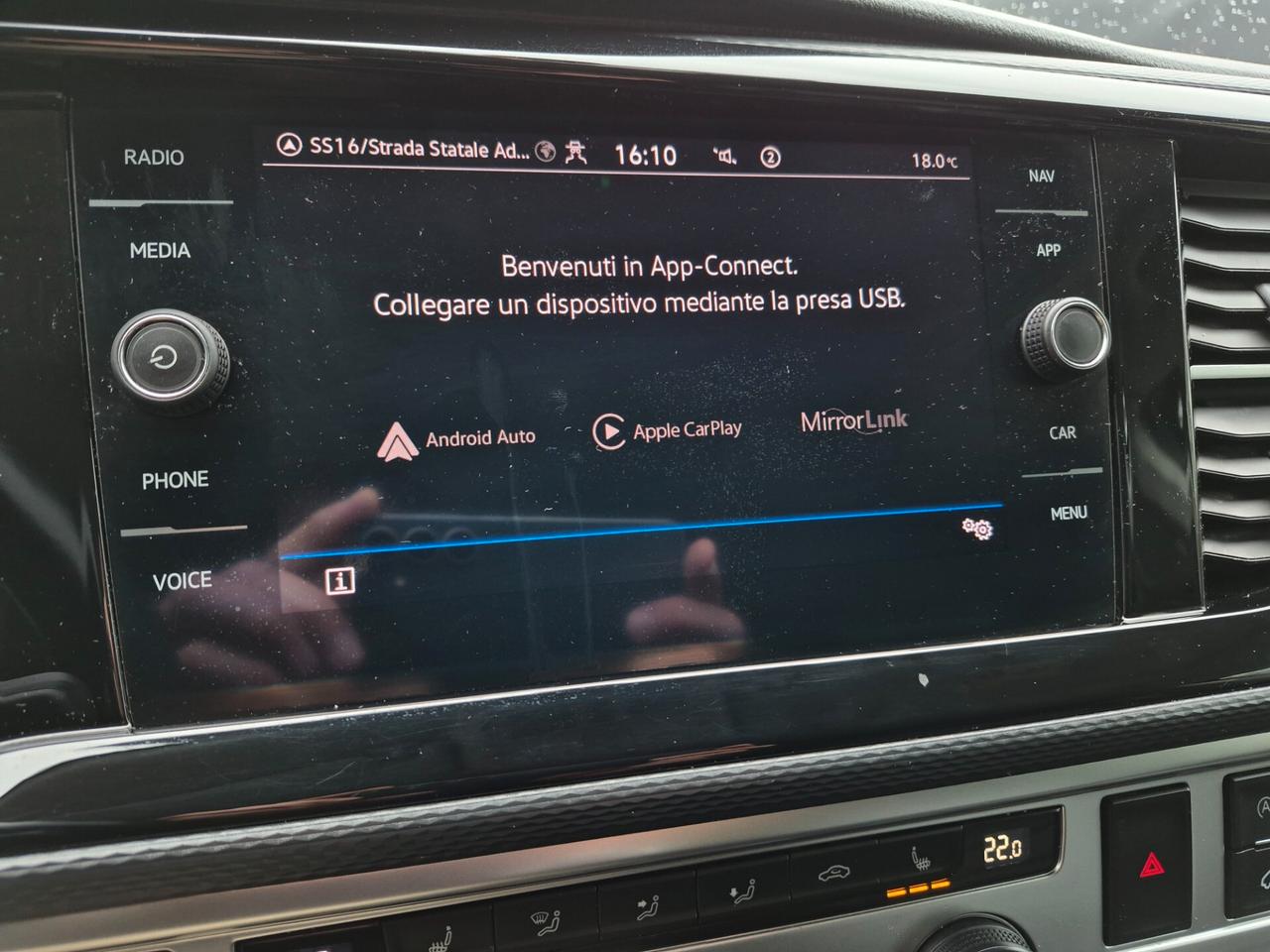 Volkswagen T6.1 Multivan 2.0 TDI COMFORTLINE DSG 150CV 5 PORTE PASSO CORTO PELLE NAVI CARPLAY