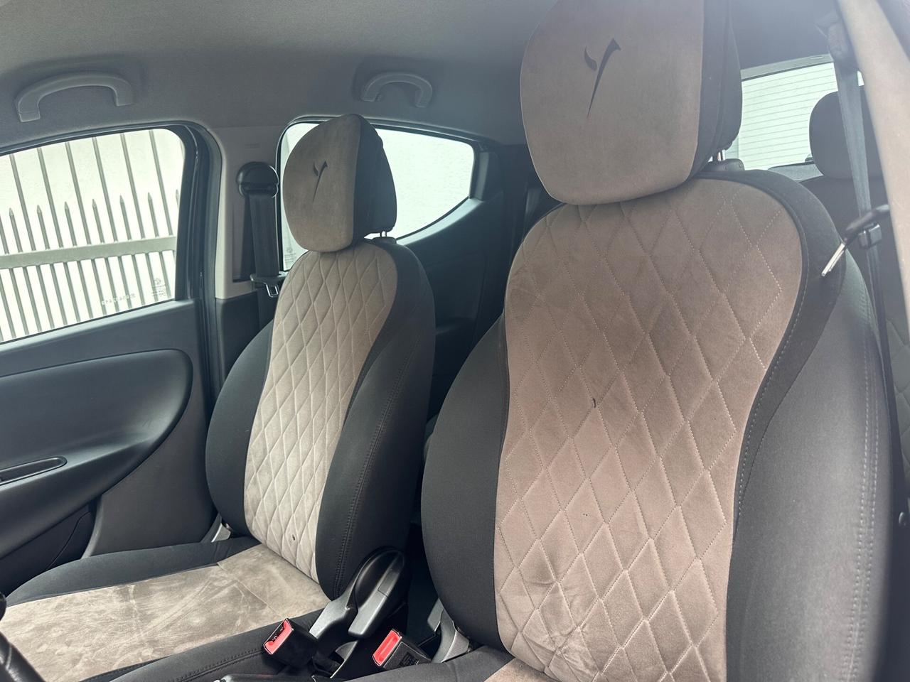 Lancia Ypsilon 1.2 69 CV 5 porte Gold