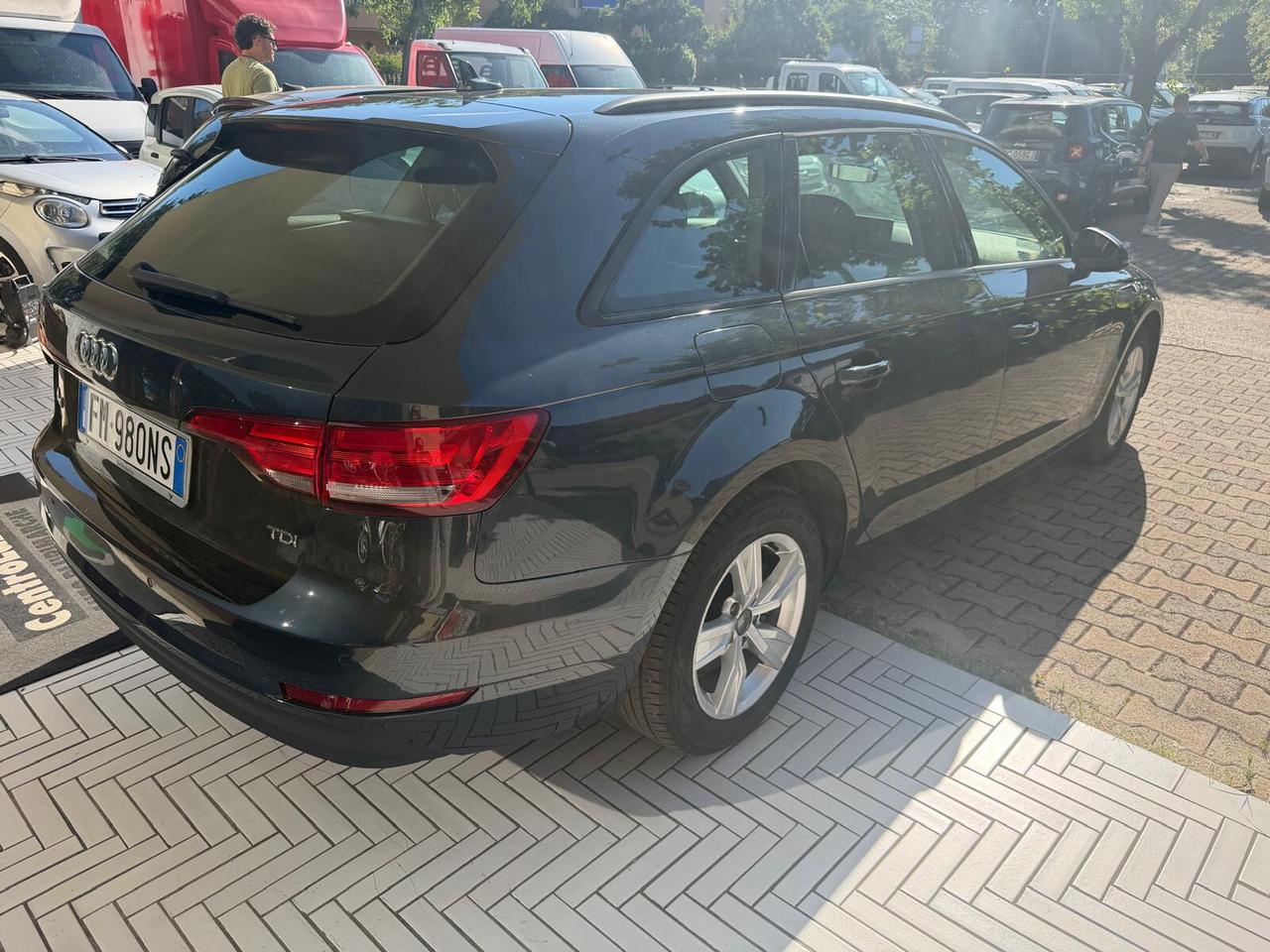 Audi A4 Avant 2.0 TDI 122 CV Business