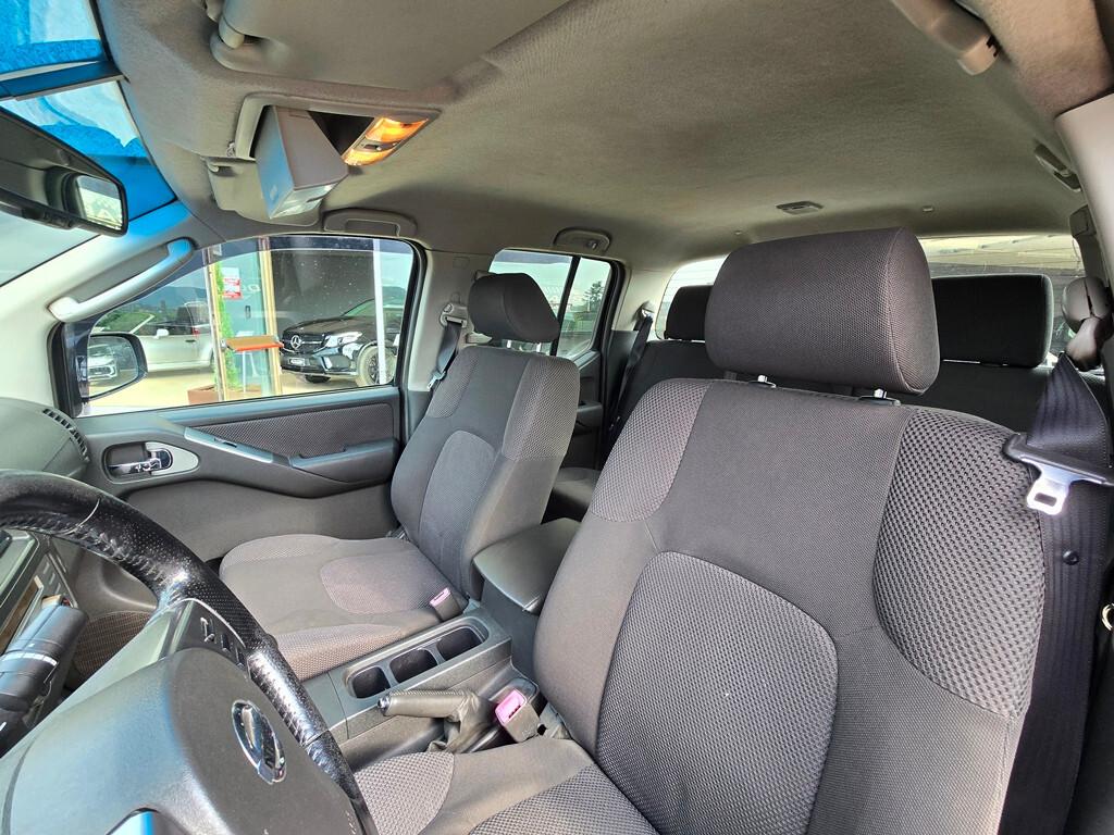 Nissan Navara 2.5 dCi 174CV "LE"
