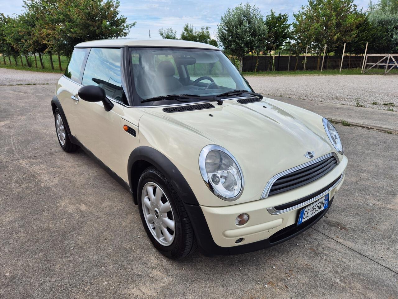 Mini 1.6 16V One neopatentati
