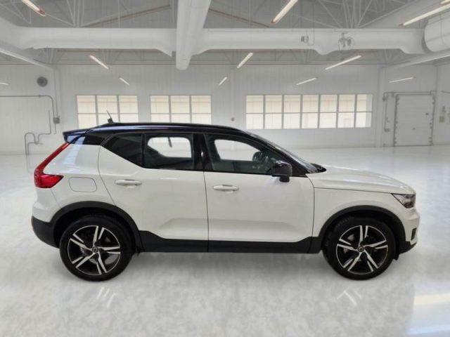 VOLVO XC40 B4 AWD Geartronic R-design