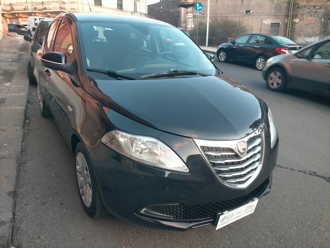 Lancia Ypsilon 1.2 69 CV 5 porte Gold