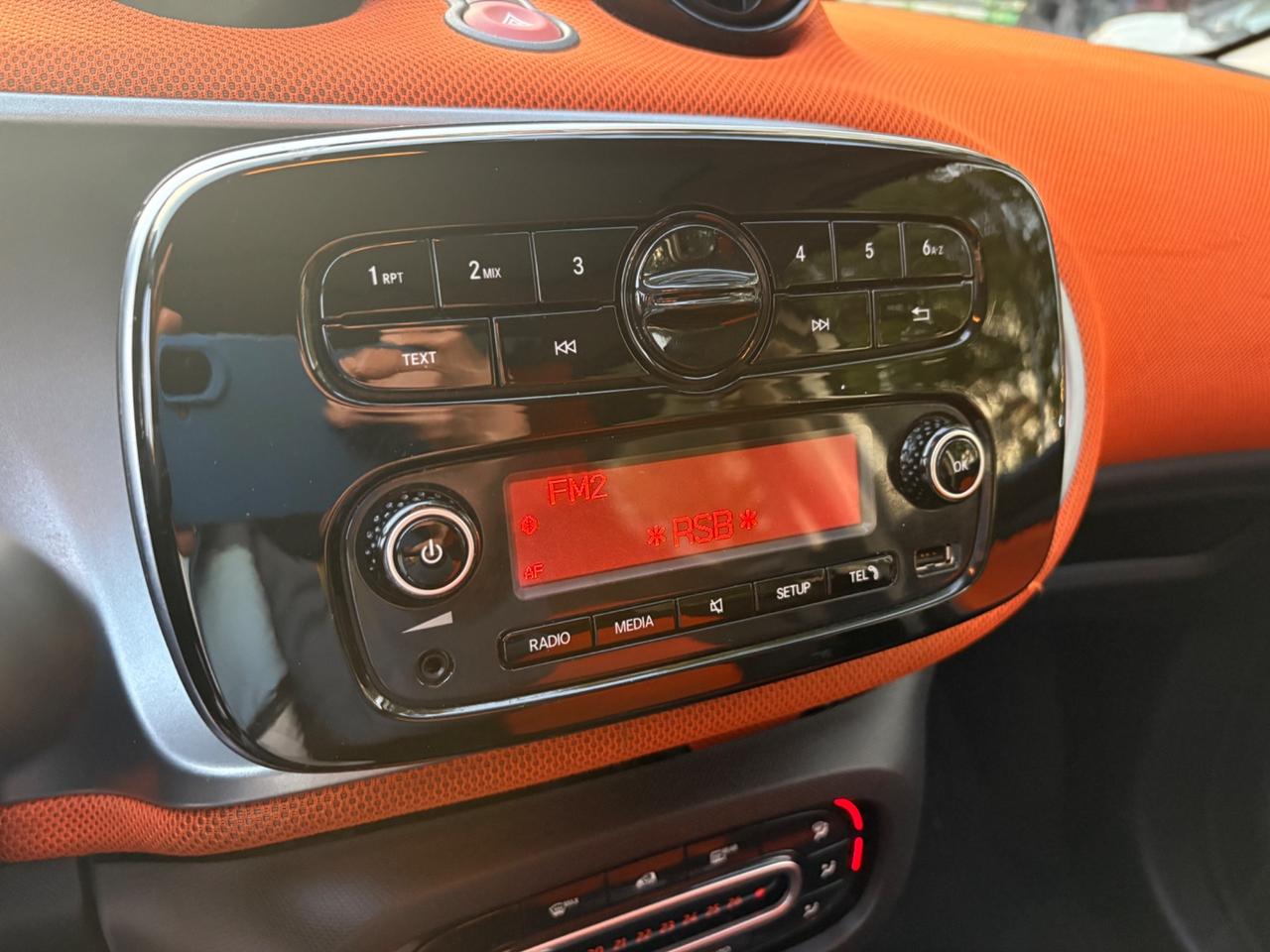 Smart ForFour 1.0 BENZ/GPL*2014”PASSION”
