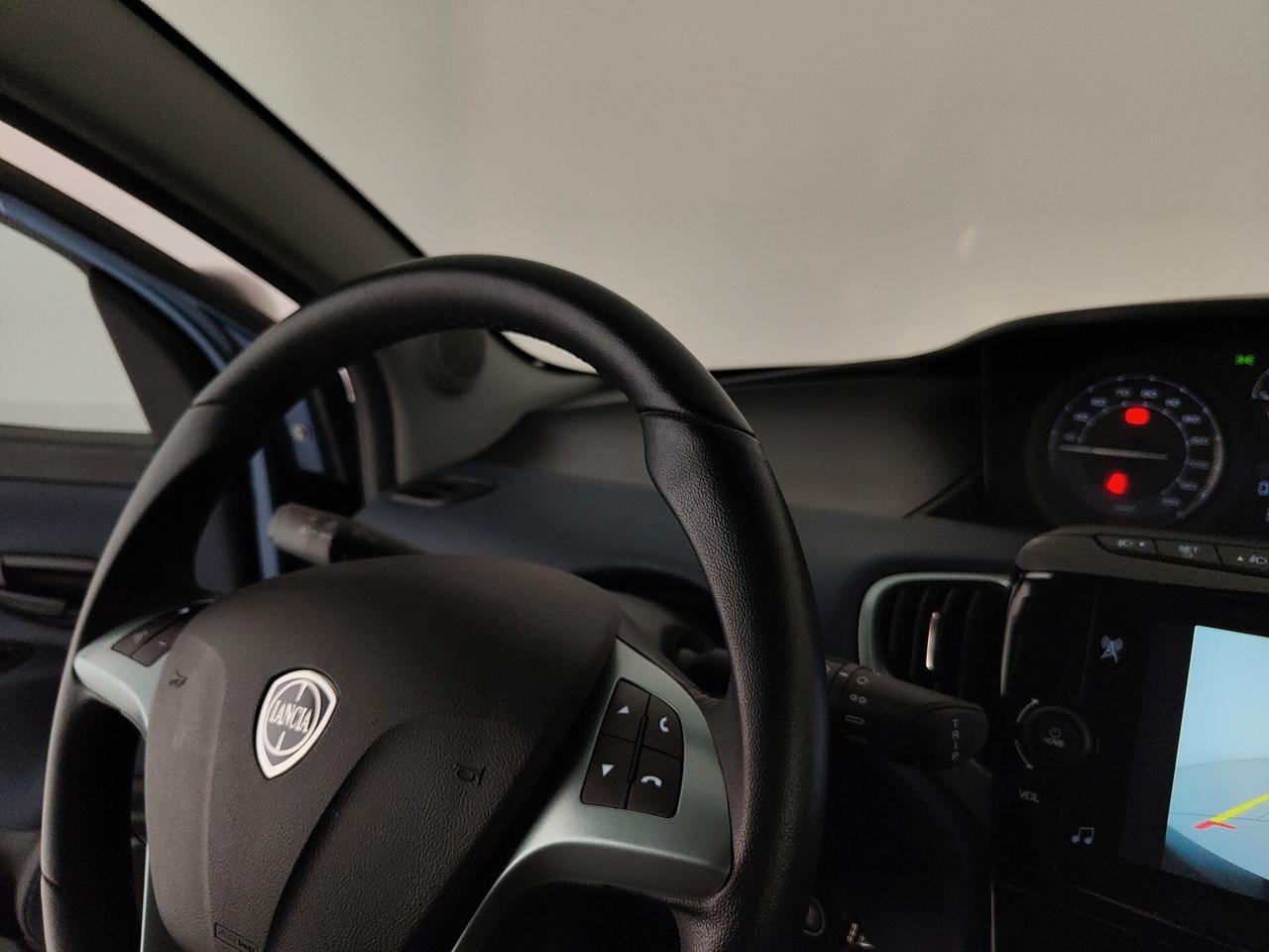 Lancia Ypsilon 1.0 FireFly 5 porte S&S Hybrid Platino