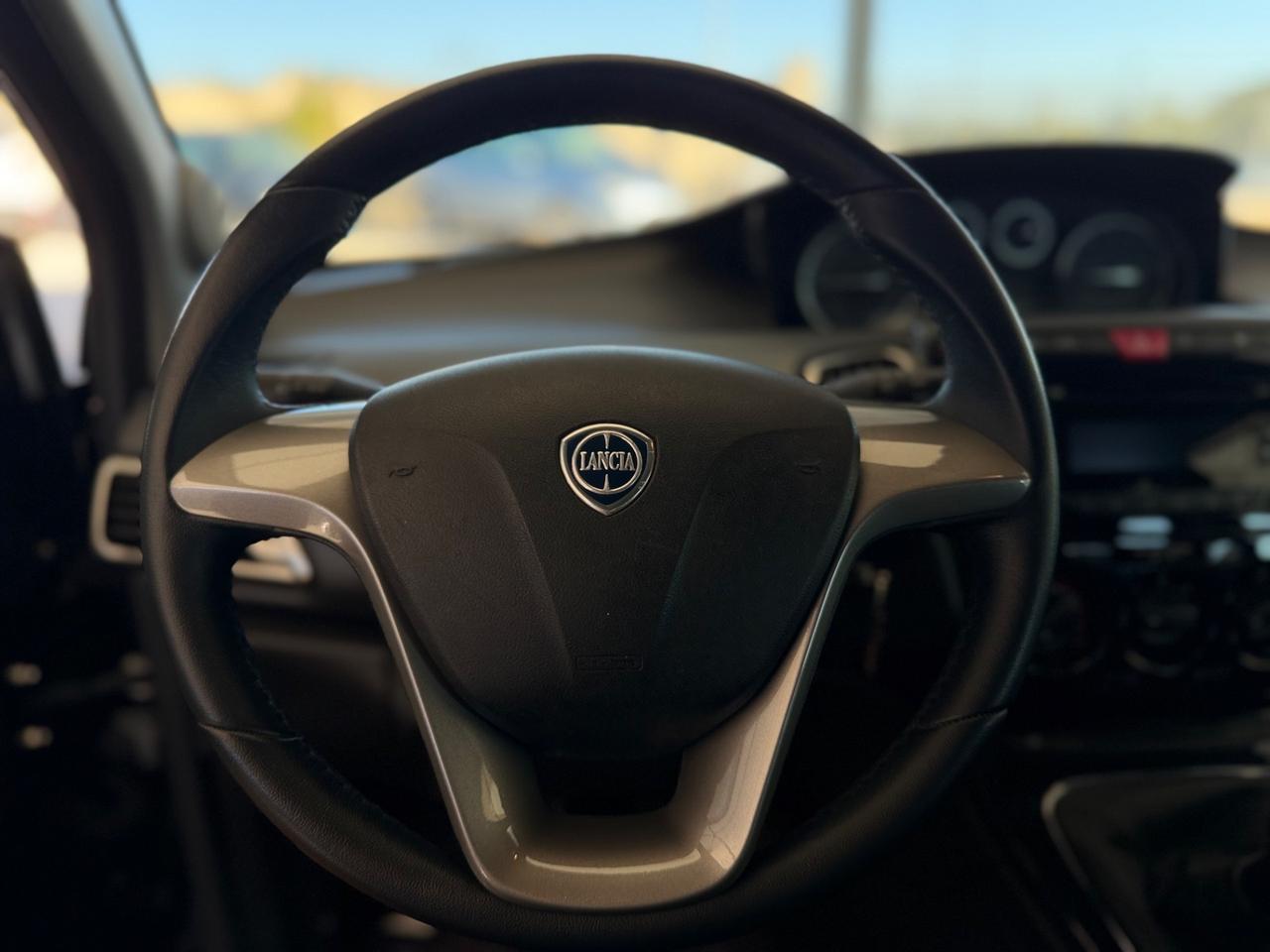 Lancia Ypsilon 1.2 69 CV 5 porte Gold