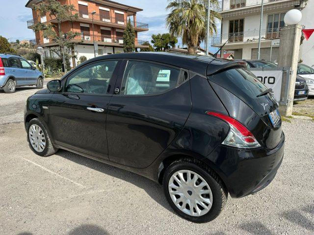 LANCIA Ypsilon 1.2 69 CV 5 porte GPL Ecochic Silver