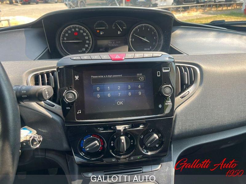 Lancia Ypsilon 1.0 FireFly 70cv Hybrid Gold