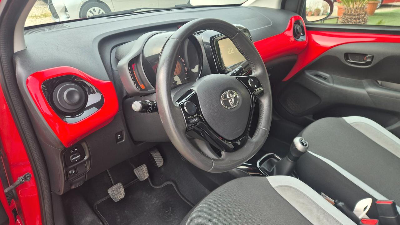 Toyota Aygo 1.0 VVT-i 69 CV 5 porte x-cool