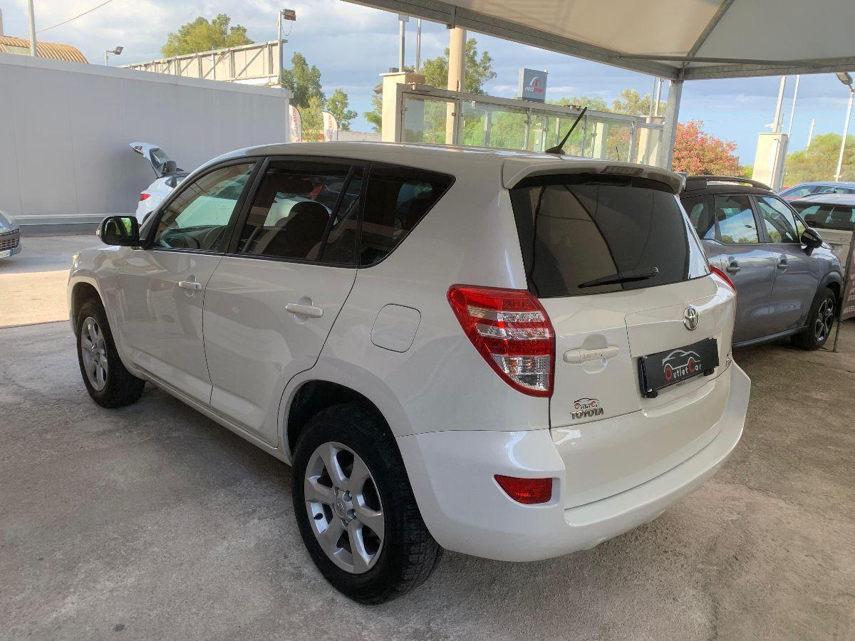 TOYOTA - RAV4