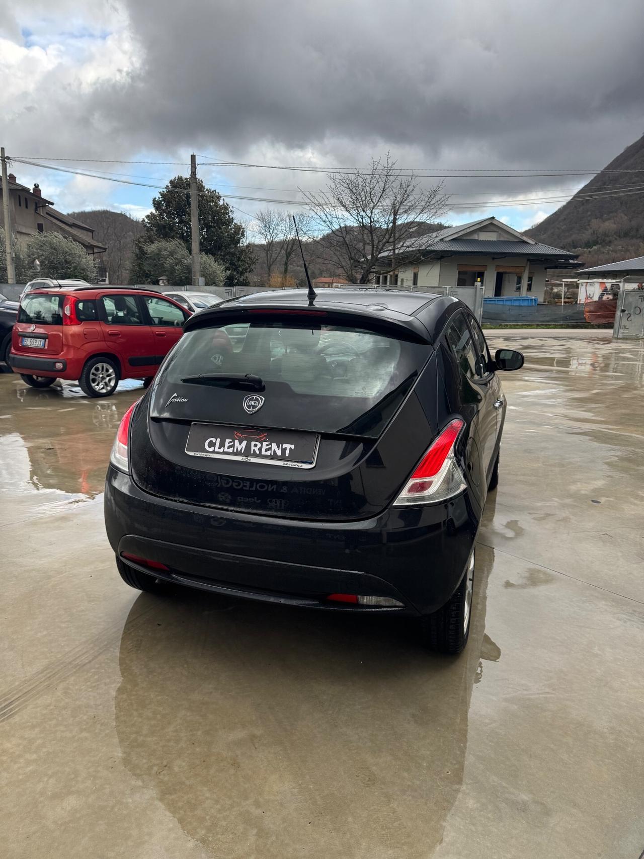 Lancia Ypsilon 1.2 69 CV 5 porte Platinum