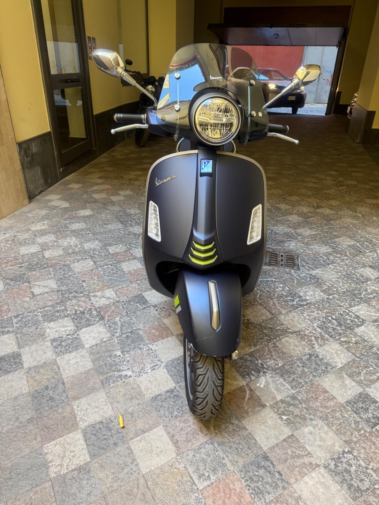Piaggio Vespa 300 GTS SUPER TECH