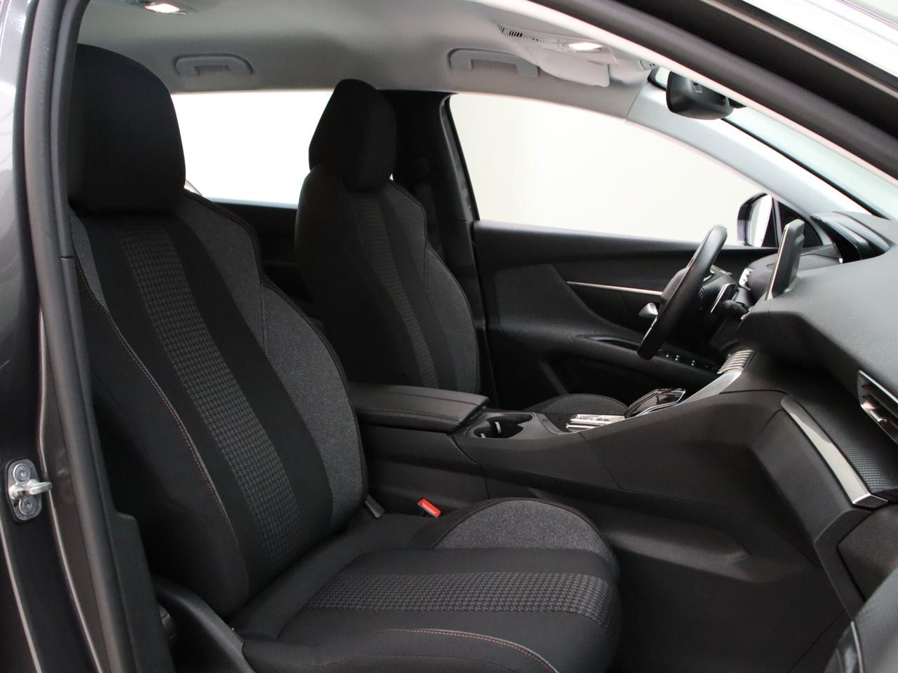 PEUGEOT 5008 II 2021 1.5 bluehdi Allure Pack s * 7 POSTI *