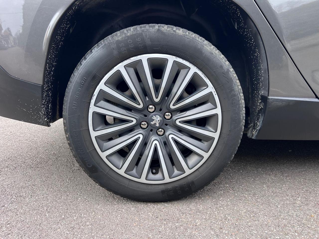 Peugeot 2008 1.2 PureTech 82 #9549