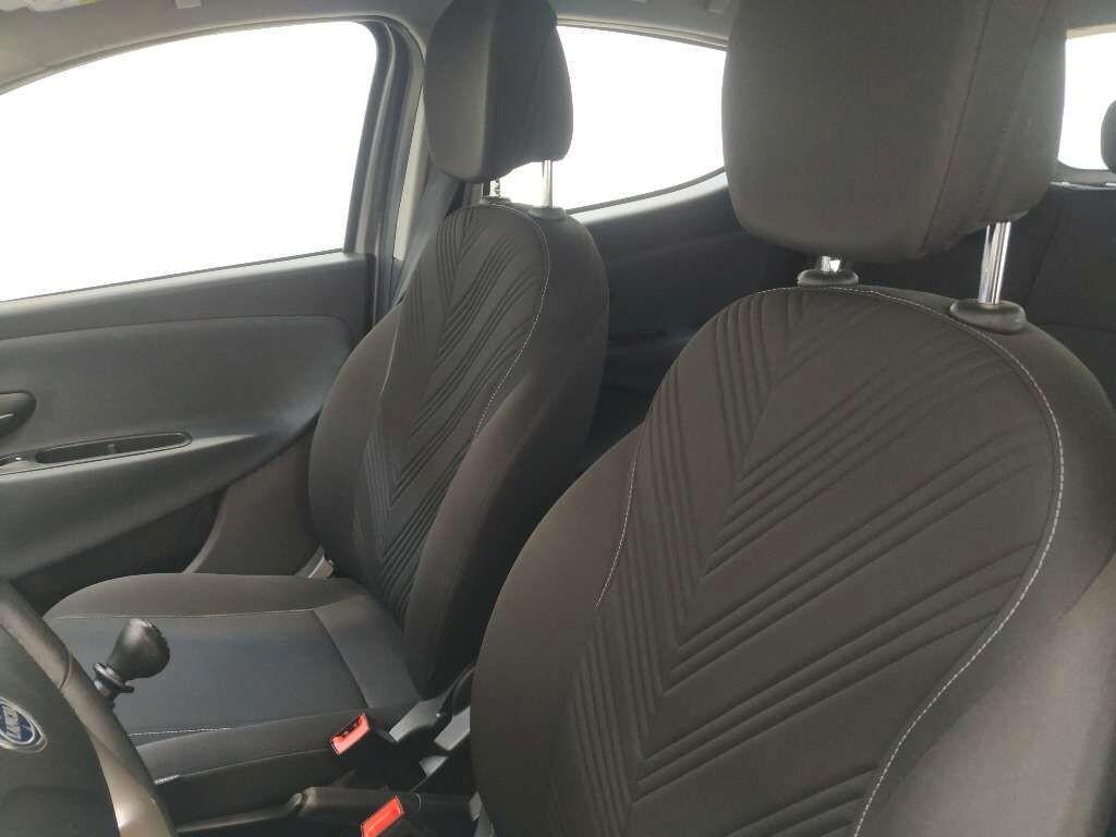 Lancia Ypsilon 1.0 FireFly 5 porte S&S Hybrid Ecochic Gold