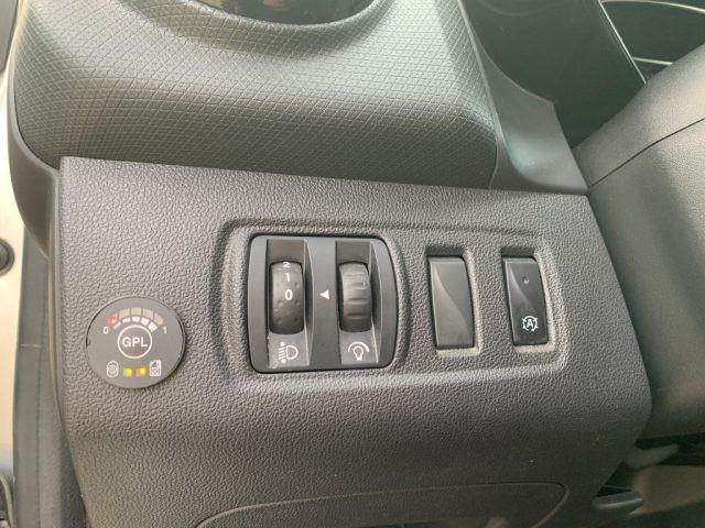 RENAULT Clio TCe 12V 90 CV GPL 5 porte Moschino Intens