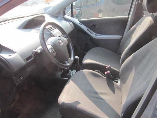 Toyota Yaris 1.0 5 porte Sol NEOPATENTATI UNICO PROPRIETARIO