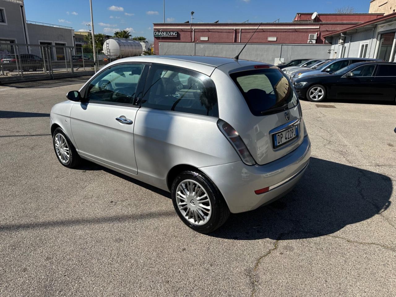 Lancia Ypsilon 1.3 MJT 75 CV Argento