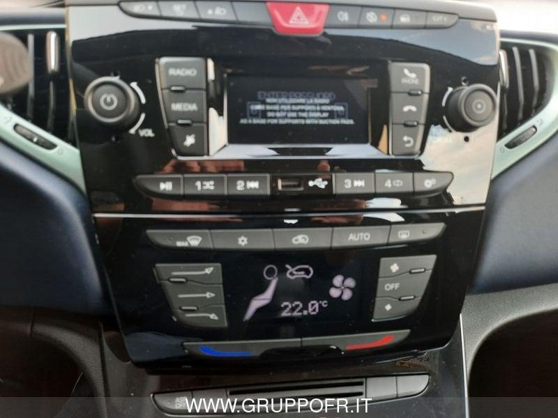 Lancia Ypsilon 1.0 FireFly 5 porte S&S Hybrid Oro
