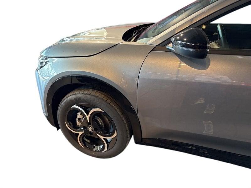 Alfa Romeo Junior Ibrida My25 Ibrida Q4 1.2 145cv Hybrid Edct6