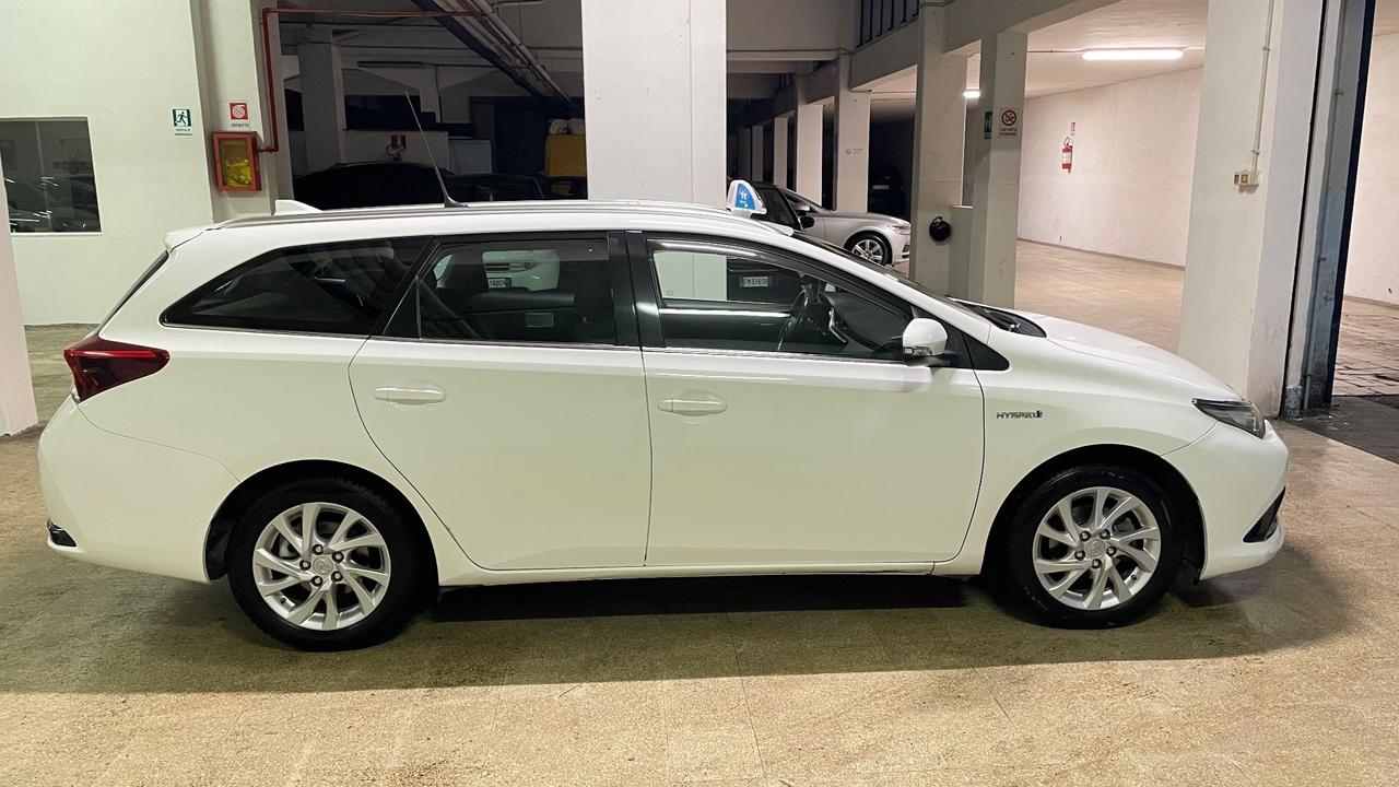 Toyota Auris Touring Sports 1.8 Hybrid Business (Taxi)