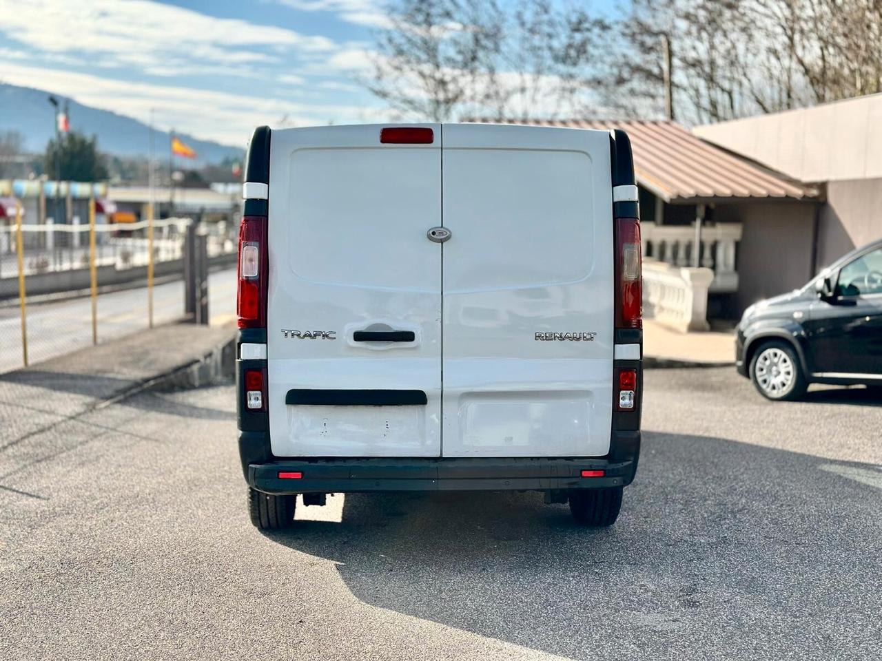 Renault Trafic T27 2.0 dCi 120CV