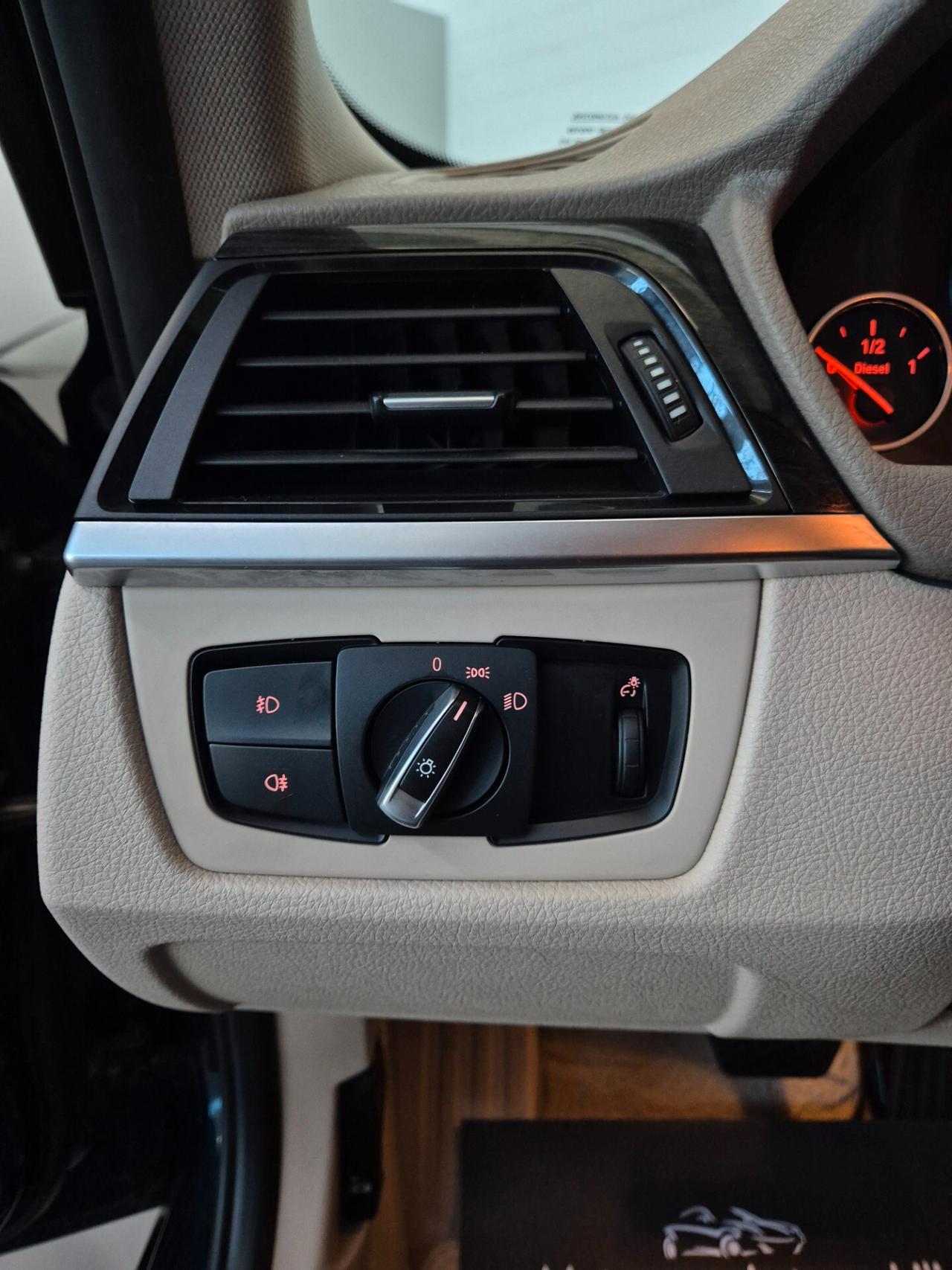 BMW 320 touring modern 2.0d 184cv Automatica Navigatore