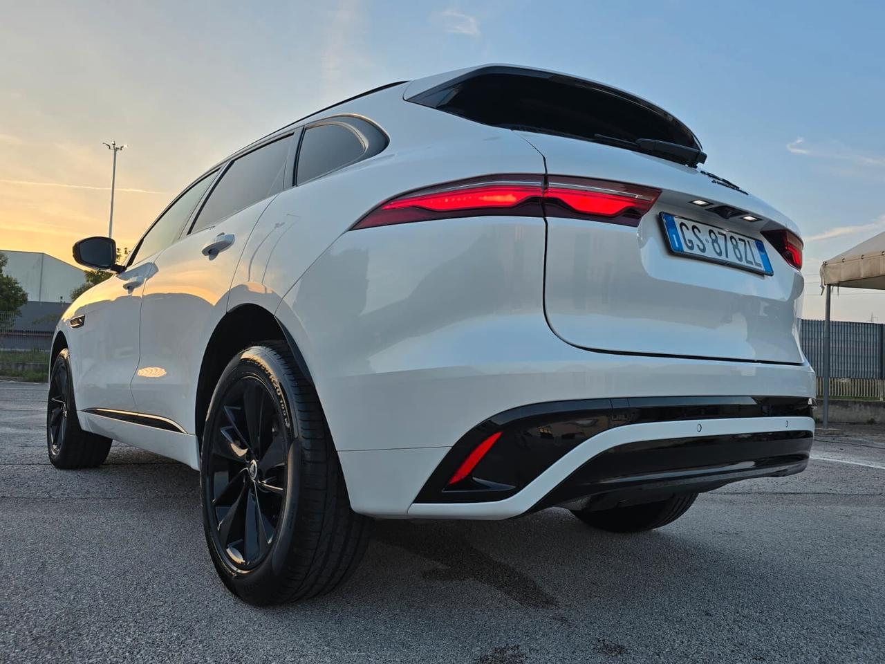 Jaguar F-Pace 2.0 D 204 CV AWD aut. R-Dynamic SE