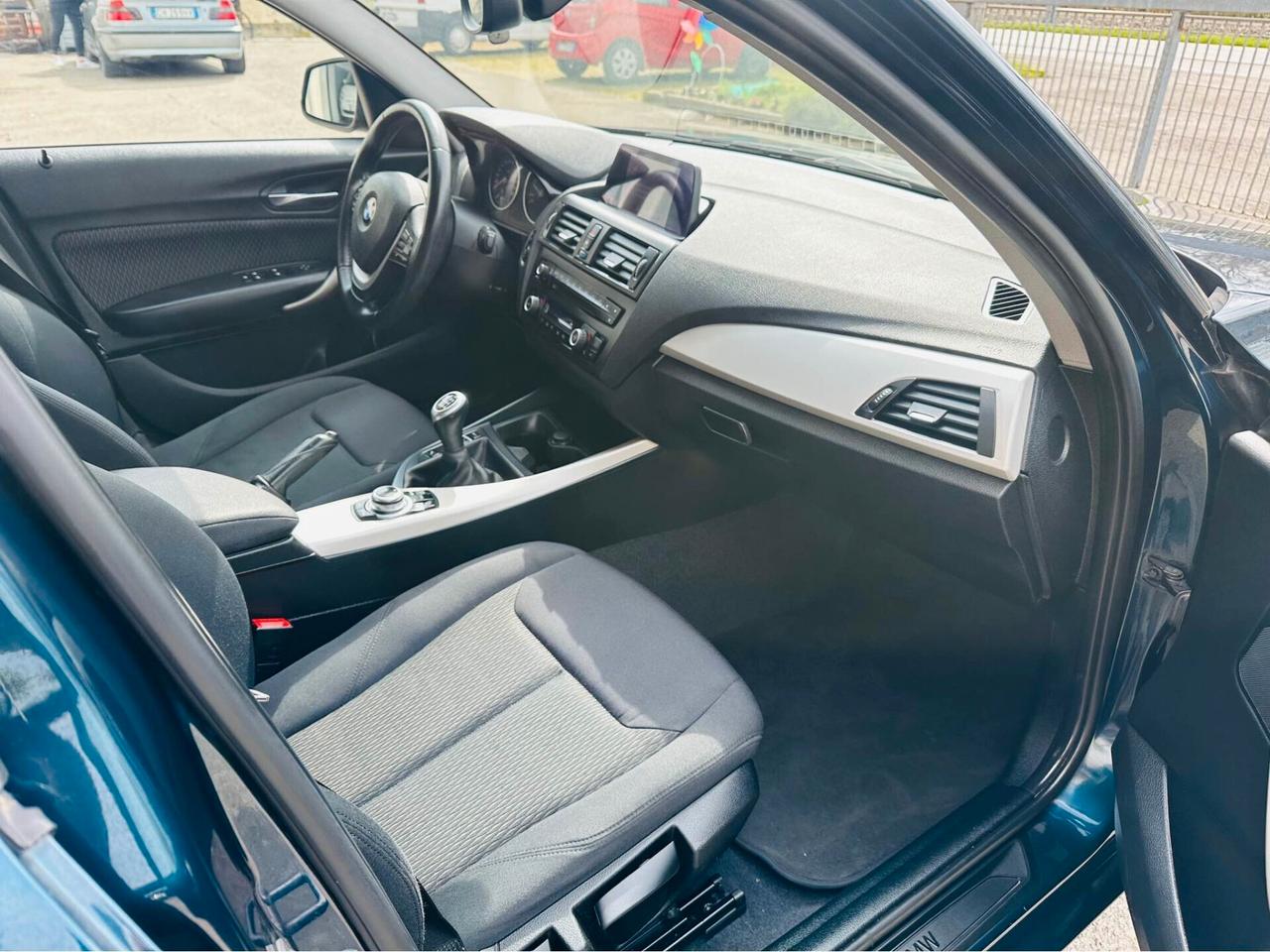 Bmw 118 118d 5p. Unique