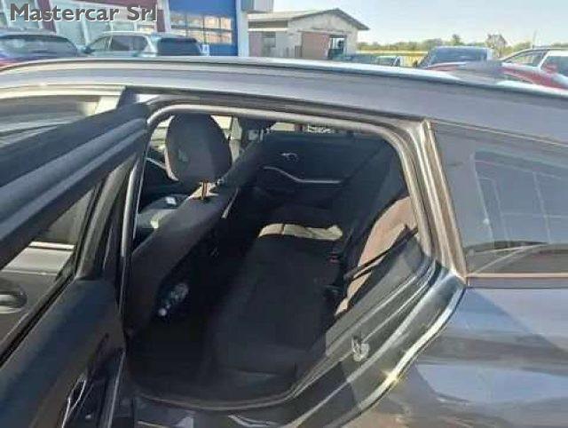 BMW 318 Serie 3 G21 318d Touring Sport auto 2019