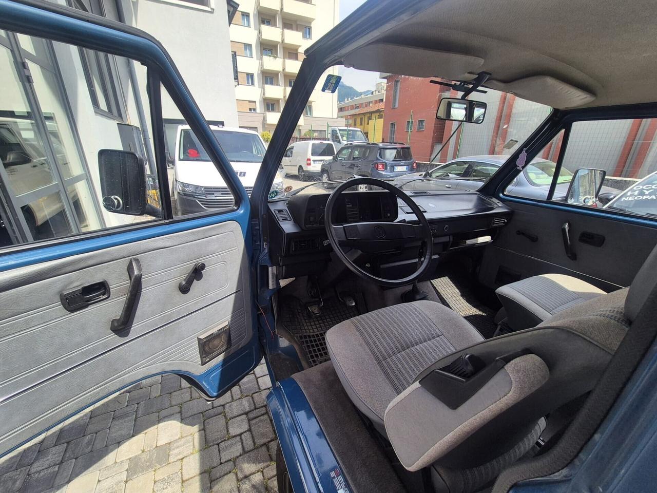 Volkswagen T3 MULTIVAN - 6 POSTI