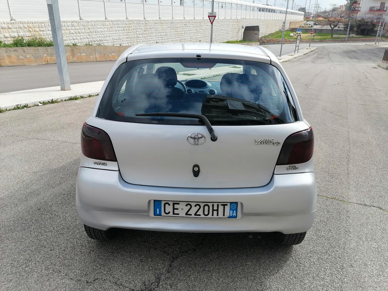 Toyota Yaris Sol 5 porte 1.4 diesel 75cv 2003