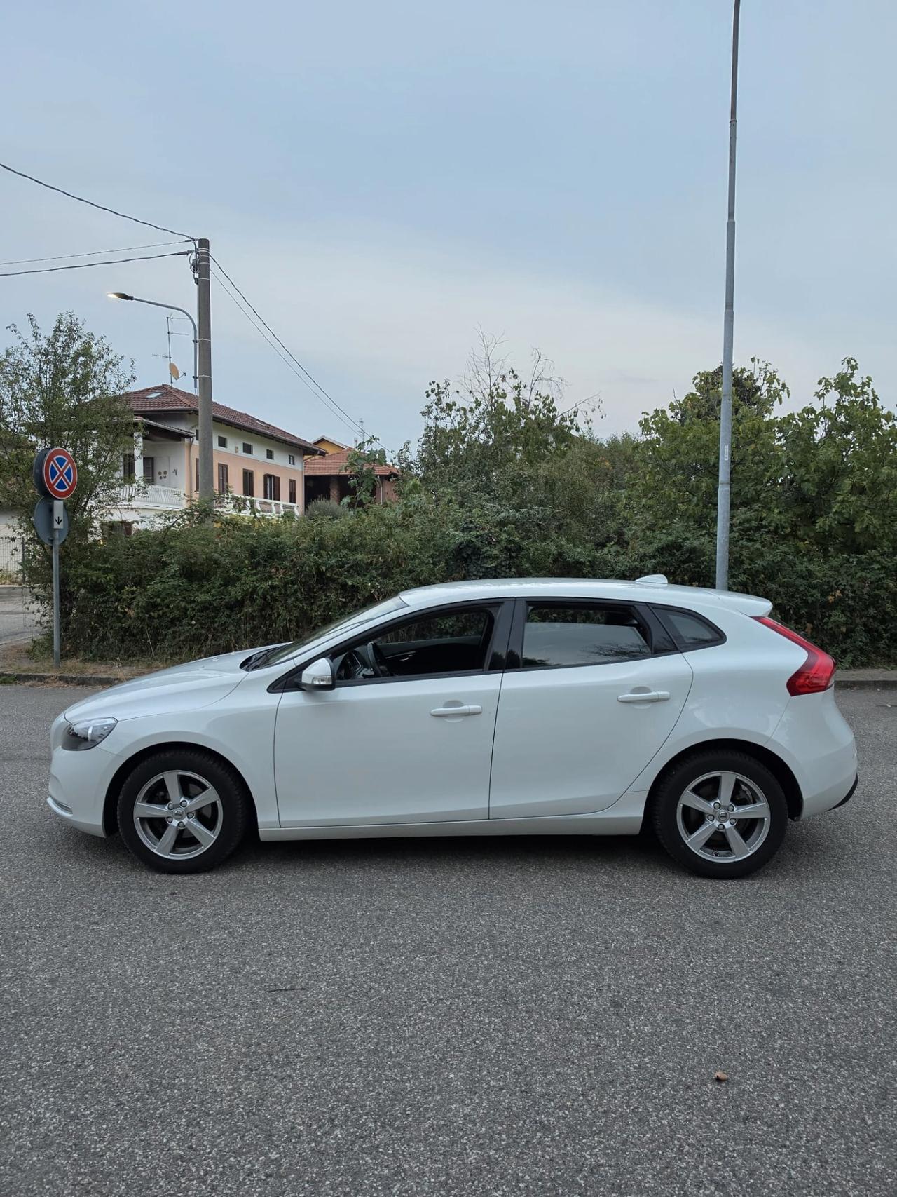 Volvo V40 D2 inscription