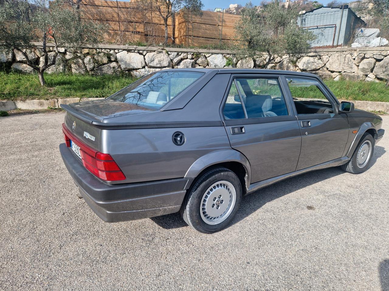 Alfa Romeo 75 2.0i Twin Spark