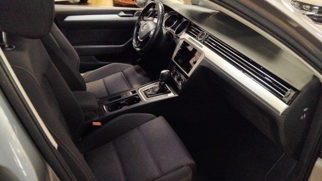 VOLKSWAGEN Passat Variant 1.6 TDI SCR DSG Business NAVI