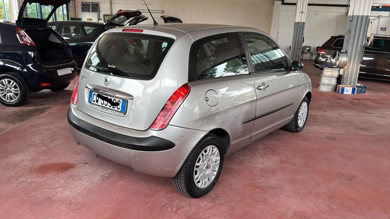 Lancia Ypsilon 1.2 Argento